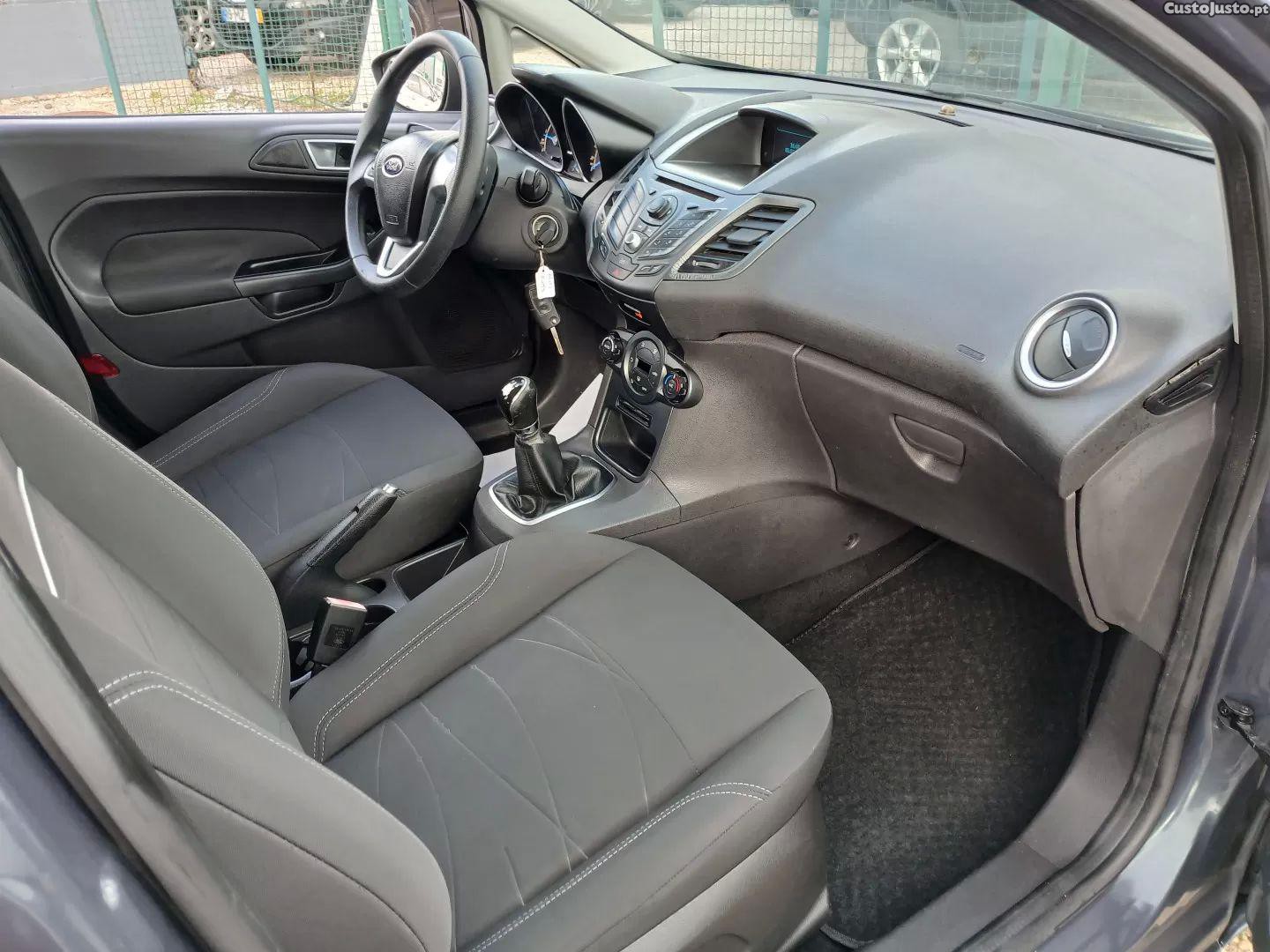 Ford Fiesta 1.5 tdci trend — fotografia 2