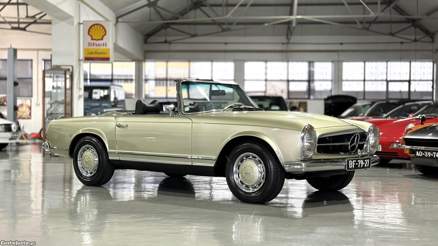 Mercedes-Benz SL 280 Pagoda — photo 2