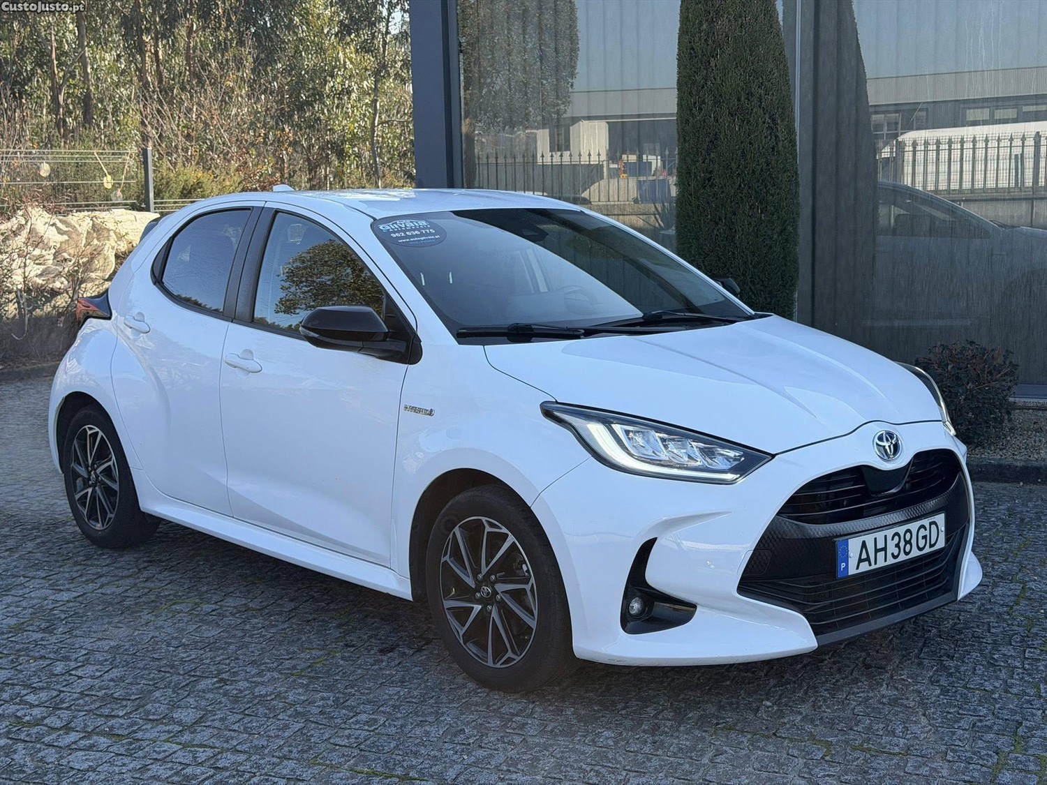 Toyota Yaris 1.5 HybridExclusive — fotografia 16