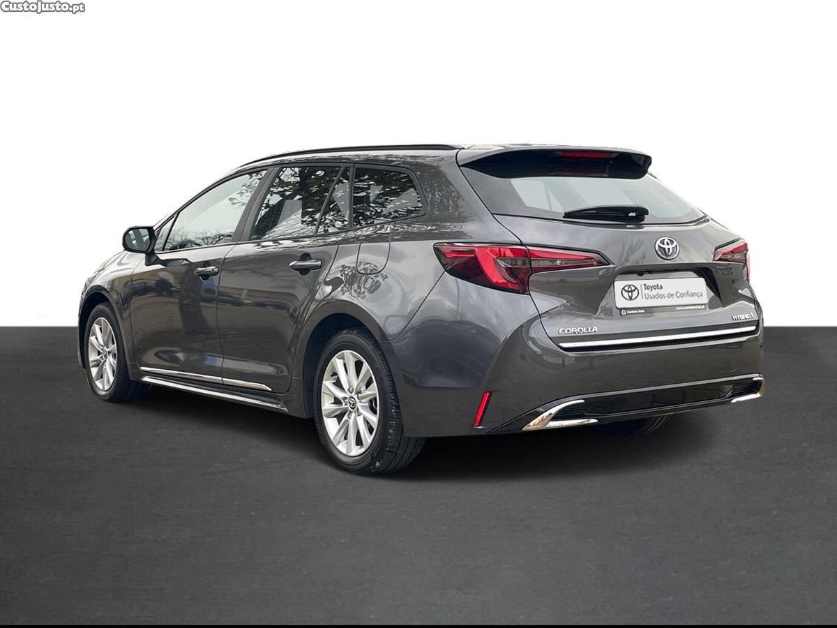 Toyota Corolla TS 1.8 Hybrid Comfort — fotografia 17