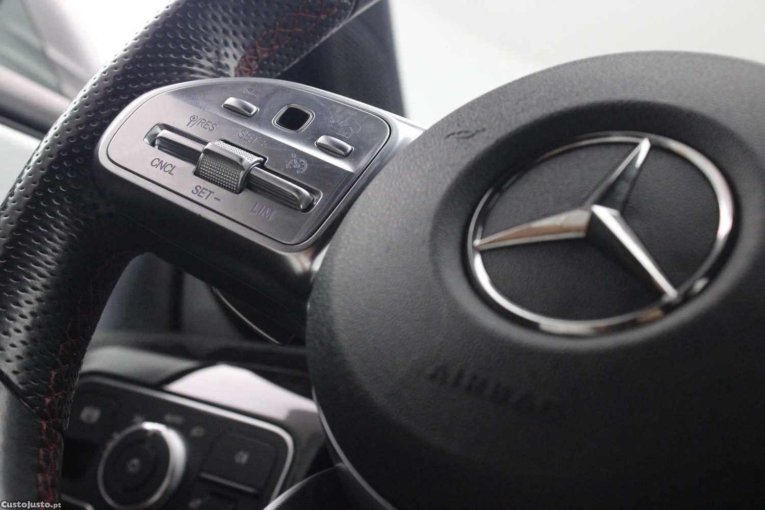 Mercedes-Benz A 250 E AMG PLUGIN (AUTO) — fotografia 52