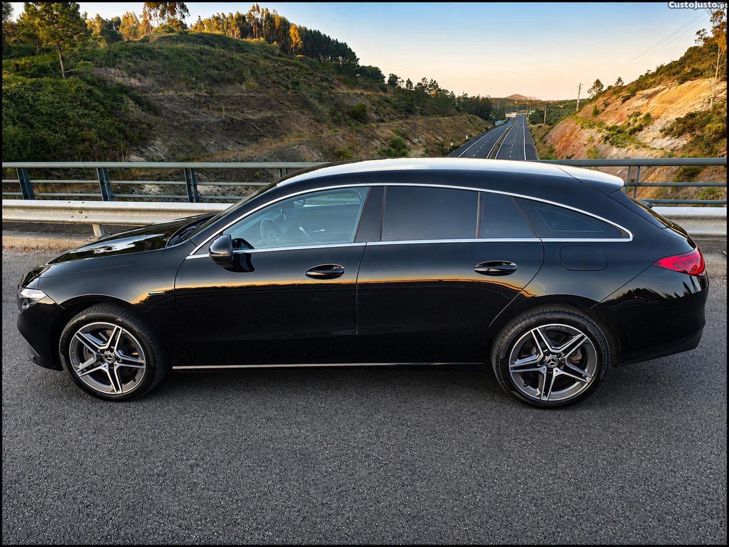 Mercedes-Benz CLA 250 e Shooting Brake 8G-DCT 218 cv | Bancos com massagem | Histórico — fotografia 16