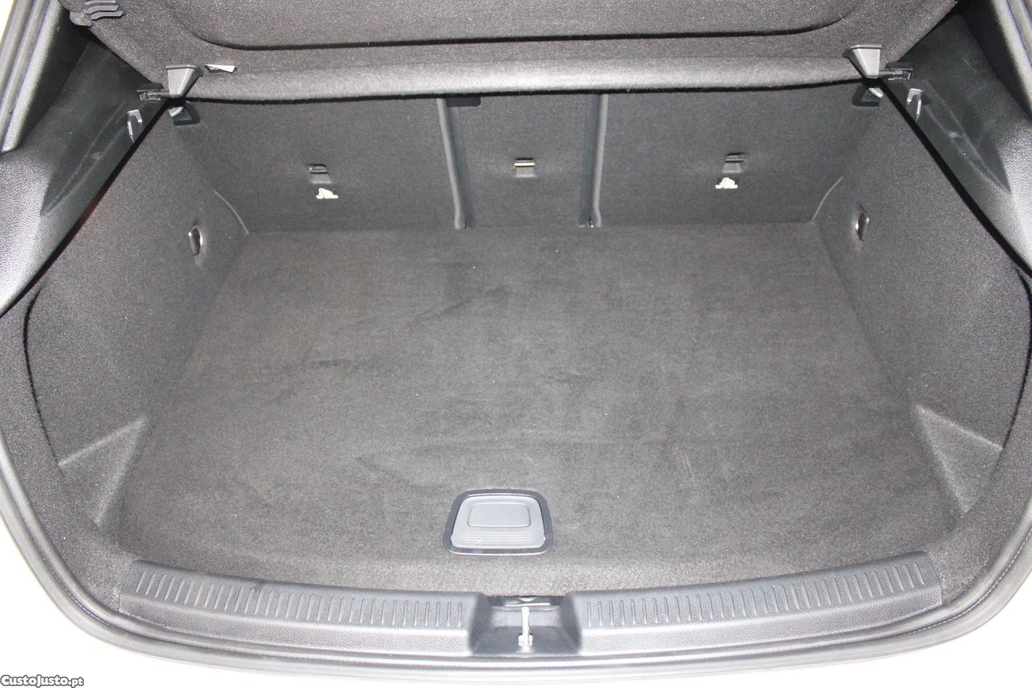 Mercedes-Benz A 250 E AMG PLUGIN (AUTO) — fotografia 14