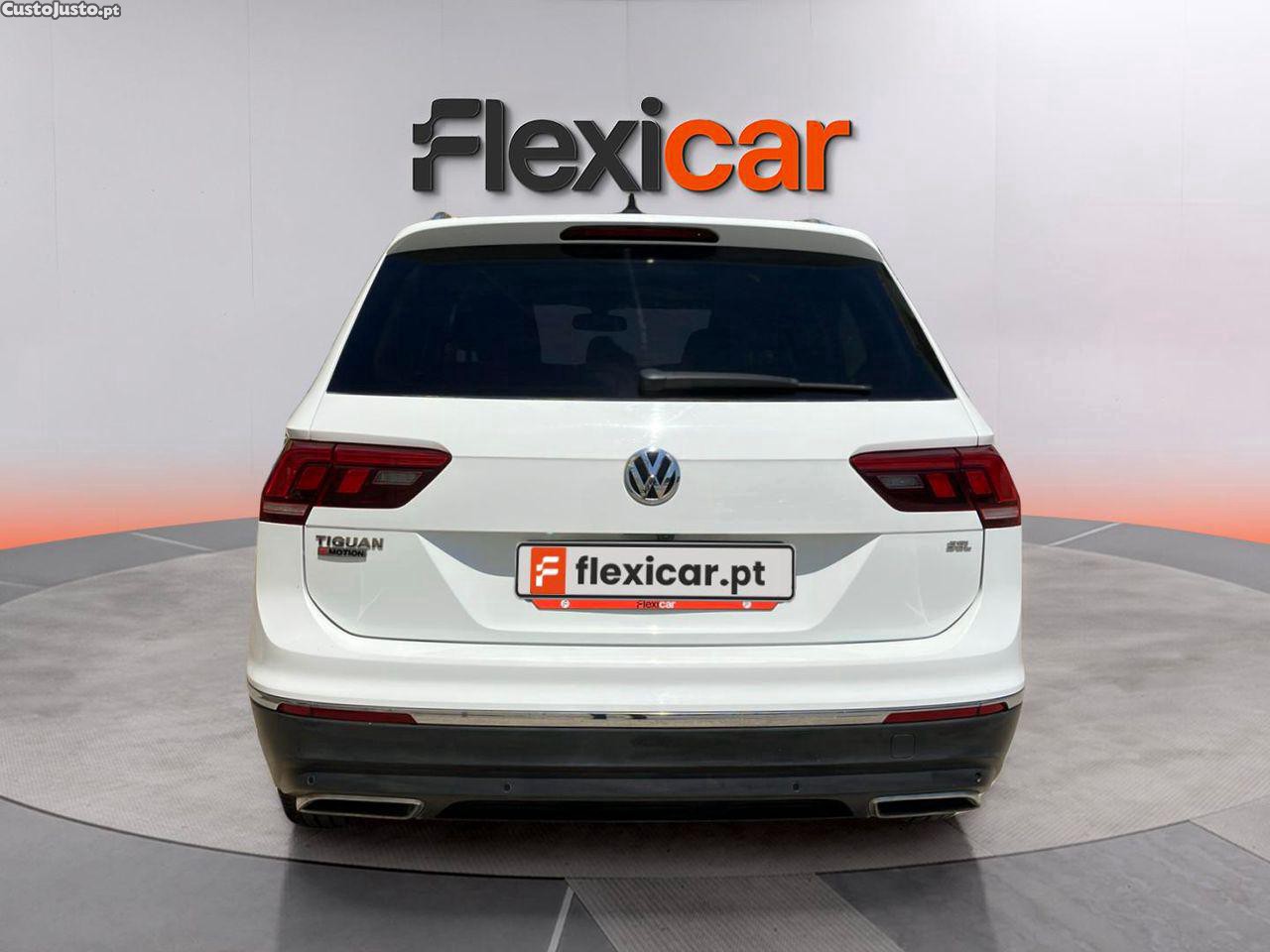 Volkswagen Tiguan 2.0 TSI 4Motion DSG Life — fotografia 16