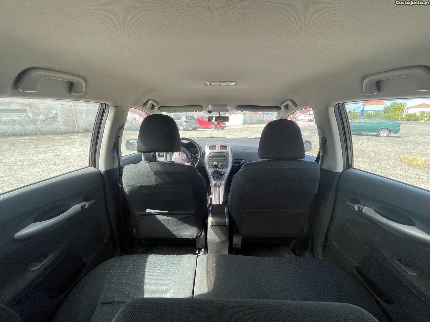 Toyota Auris 1.4 D4D — fotografia 6