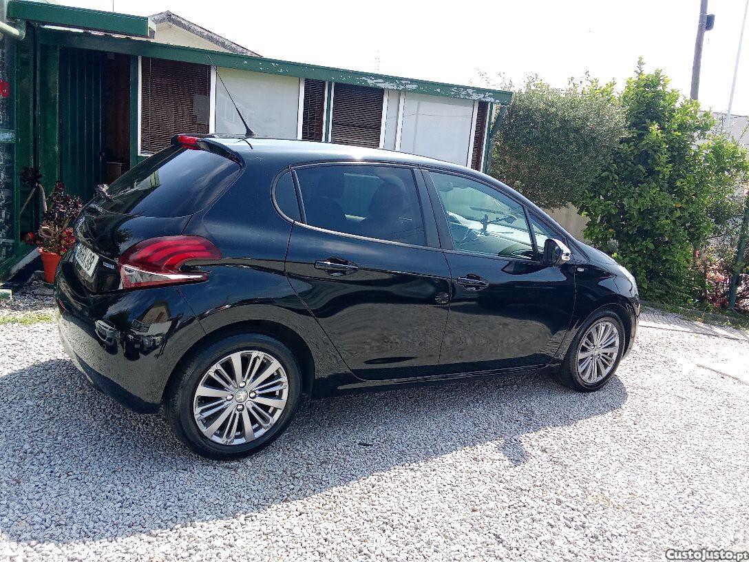 Peugeot 208 Style — fotografia 2