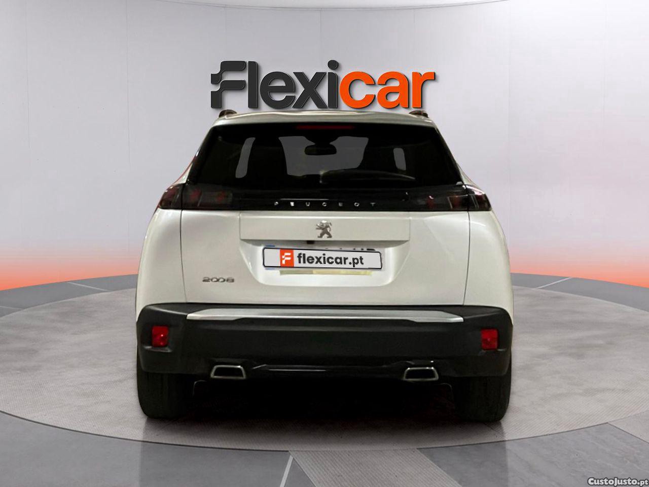 Peugeot 2008 1.2 PureTech Allure — fotografia 16