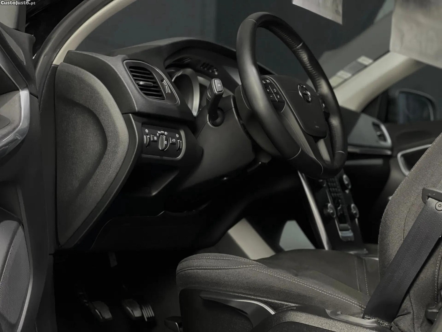 Volvo V40 2.0 D2 Kinetic Eco — fotografia 11