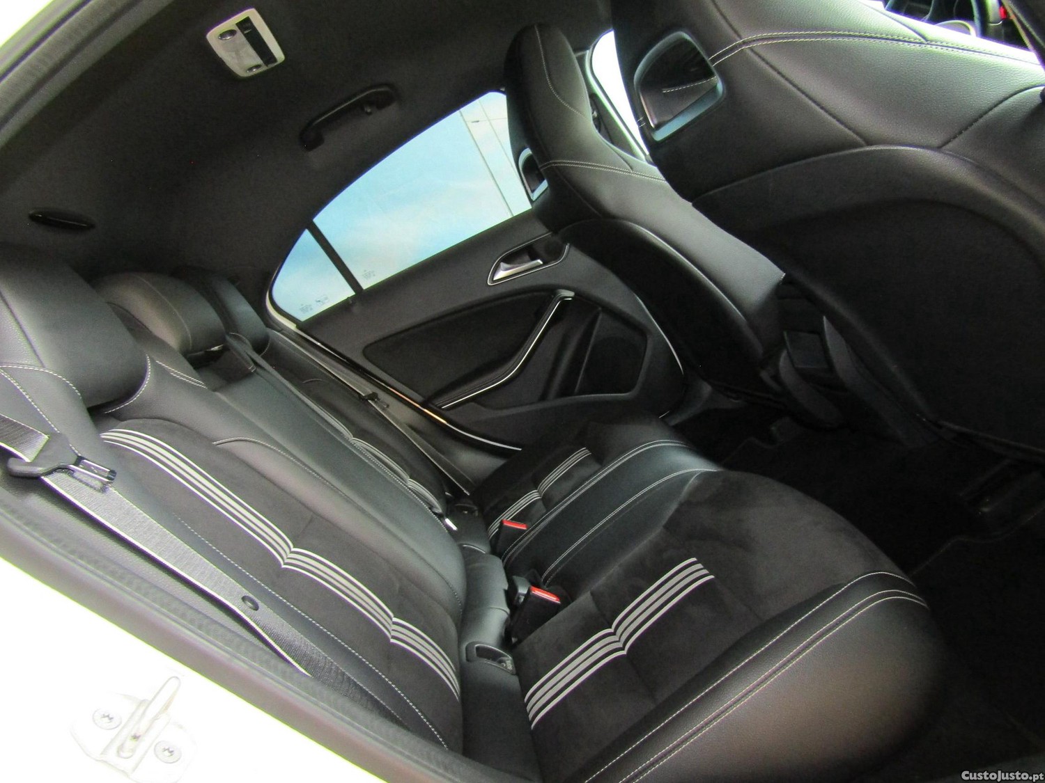 Mercedes-Benz A 180 d AMG Line — fotografia 3