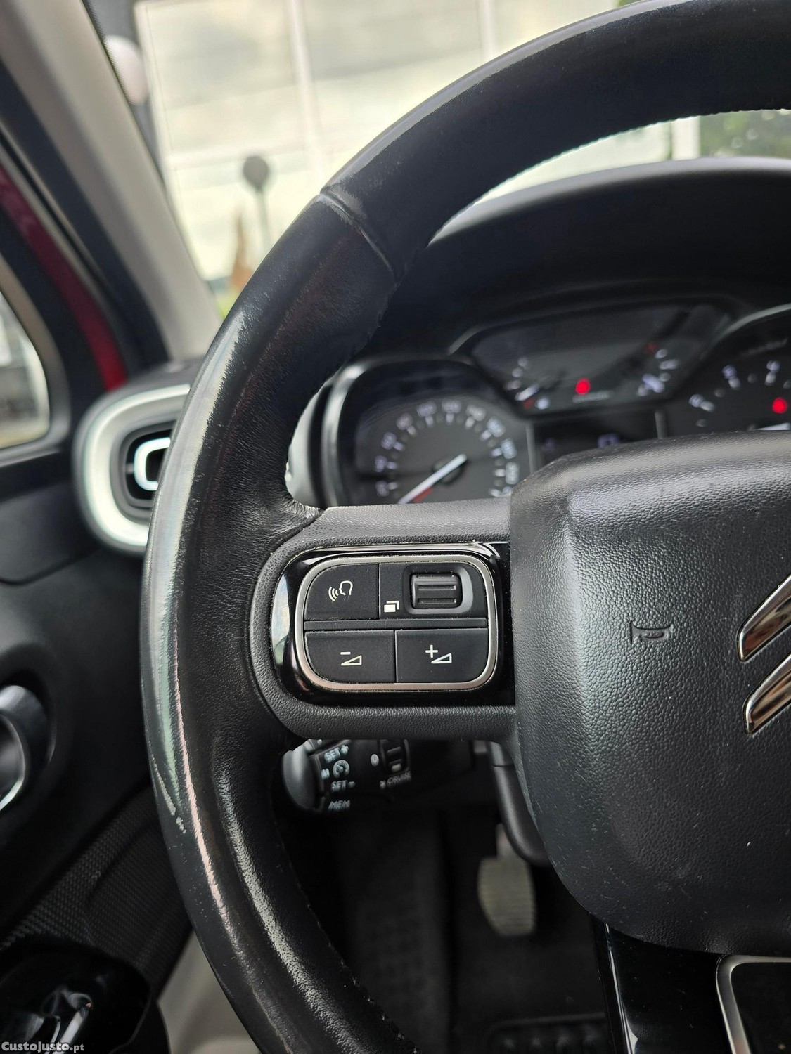 Citroën C3 1.2 PureTech Shine — fotografia 8