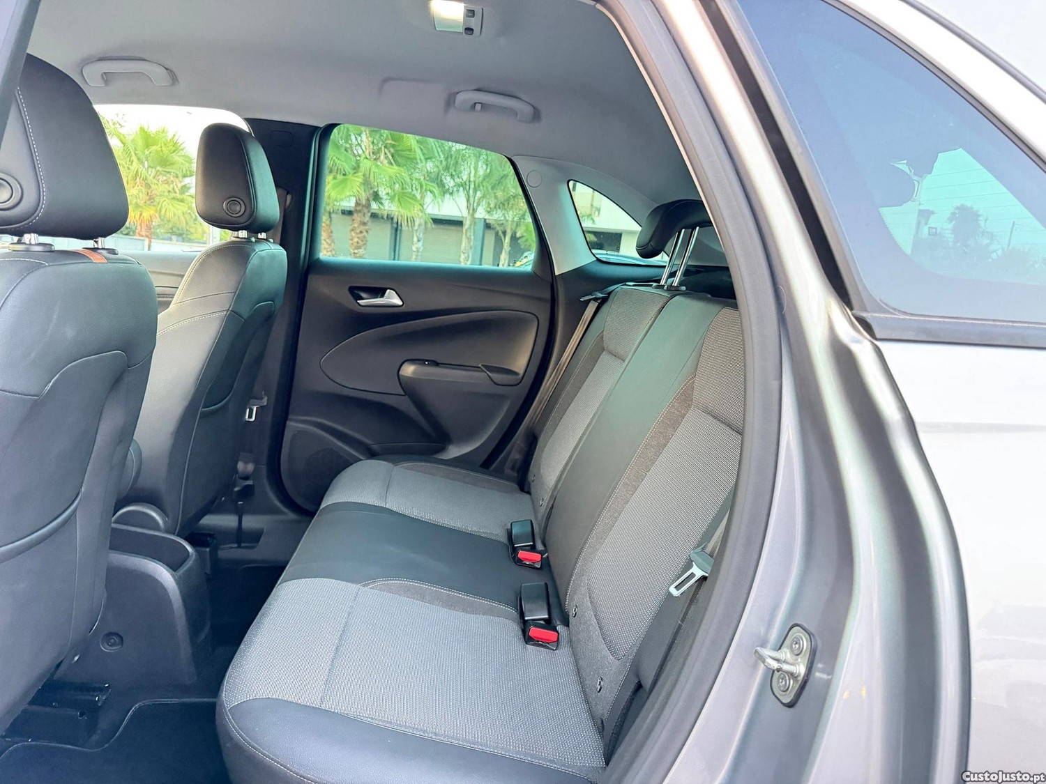Opel Crossland X 1.2 Business Edition — fotografia 25