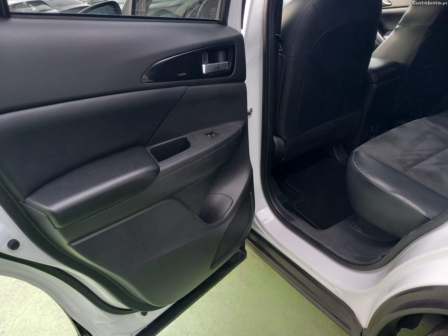 Mitsubishi Eclipse Cross 2.4 PHEV eStyle — fotografia 4