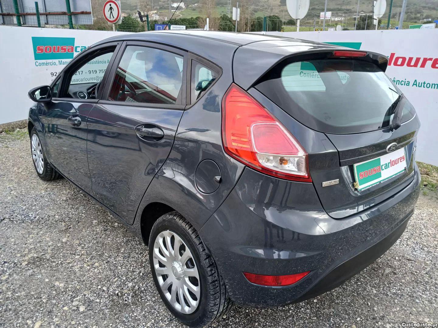 Ford Fiesta 1.5 tdci trend — fotografia 15