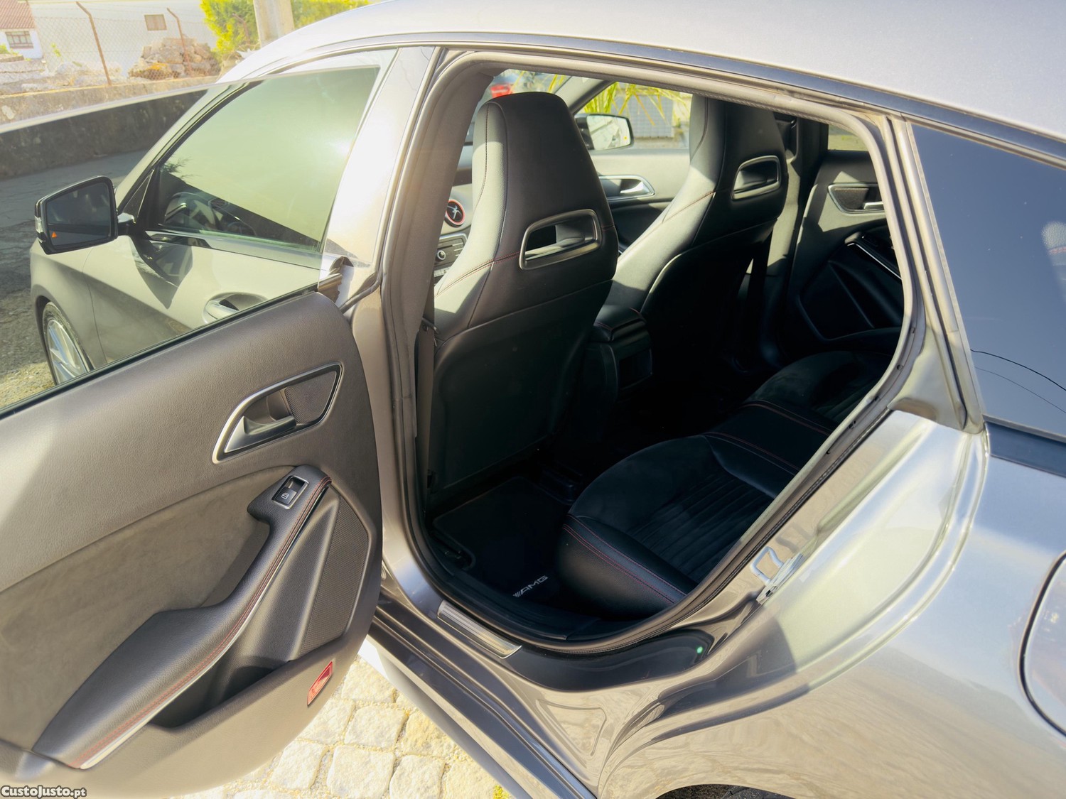 Mercedes-Benz CLA 200 Amg line — fotografia 2