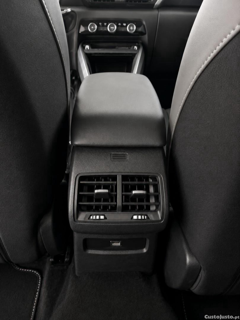 Citroën e-C4 136 PLUS — fotografia 2