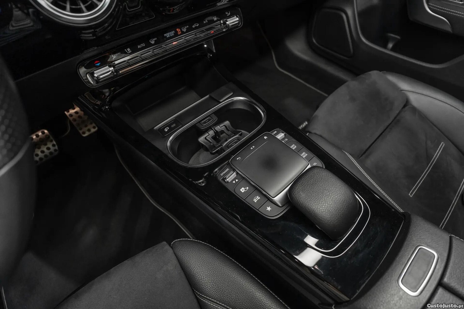 Mercedes-Benz CLA 250 e Shooting Brake AMG Line — fotografia 8