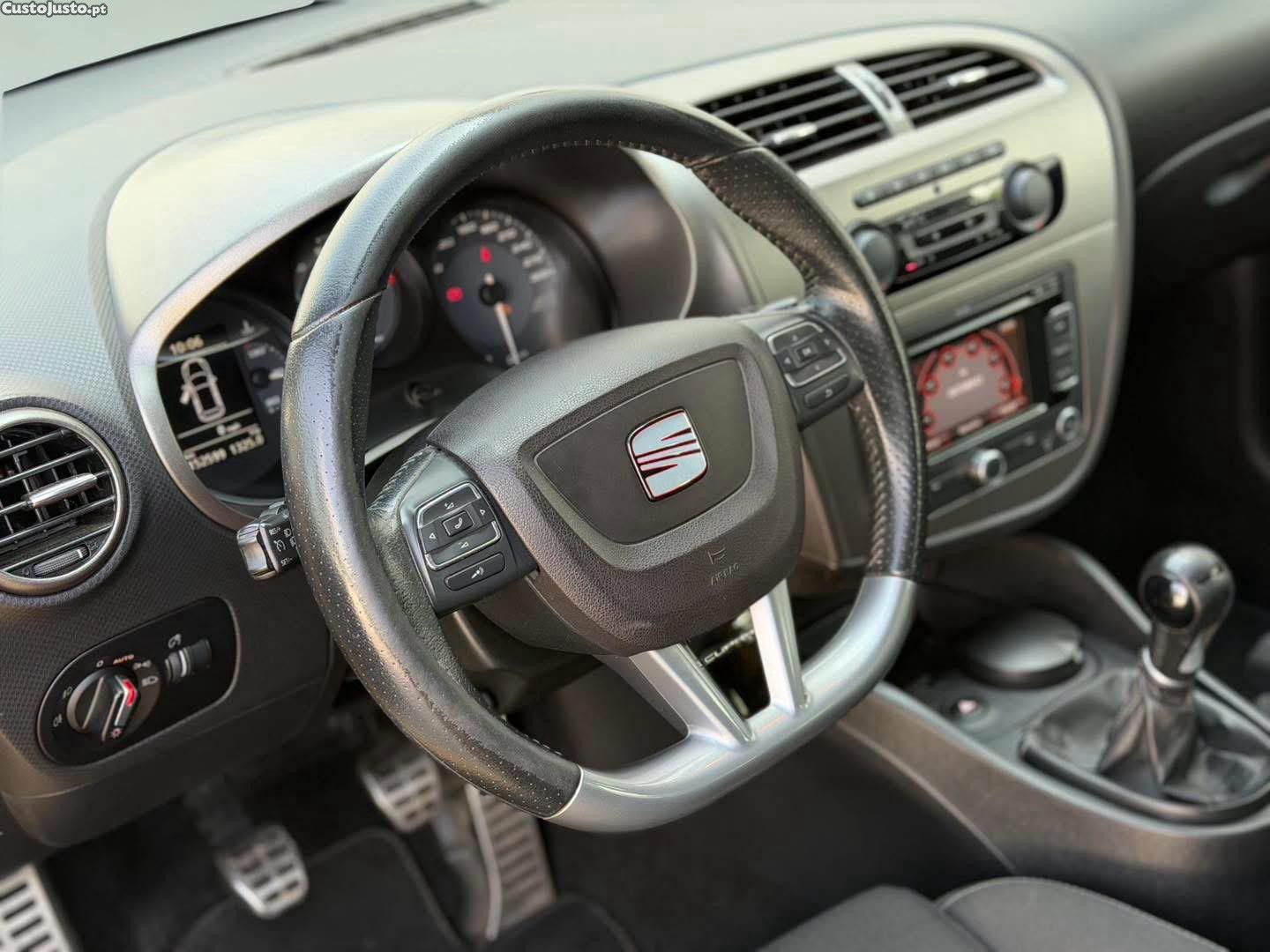 SEAT Leon 2.0 TSi Cupra R — fotografia 10