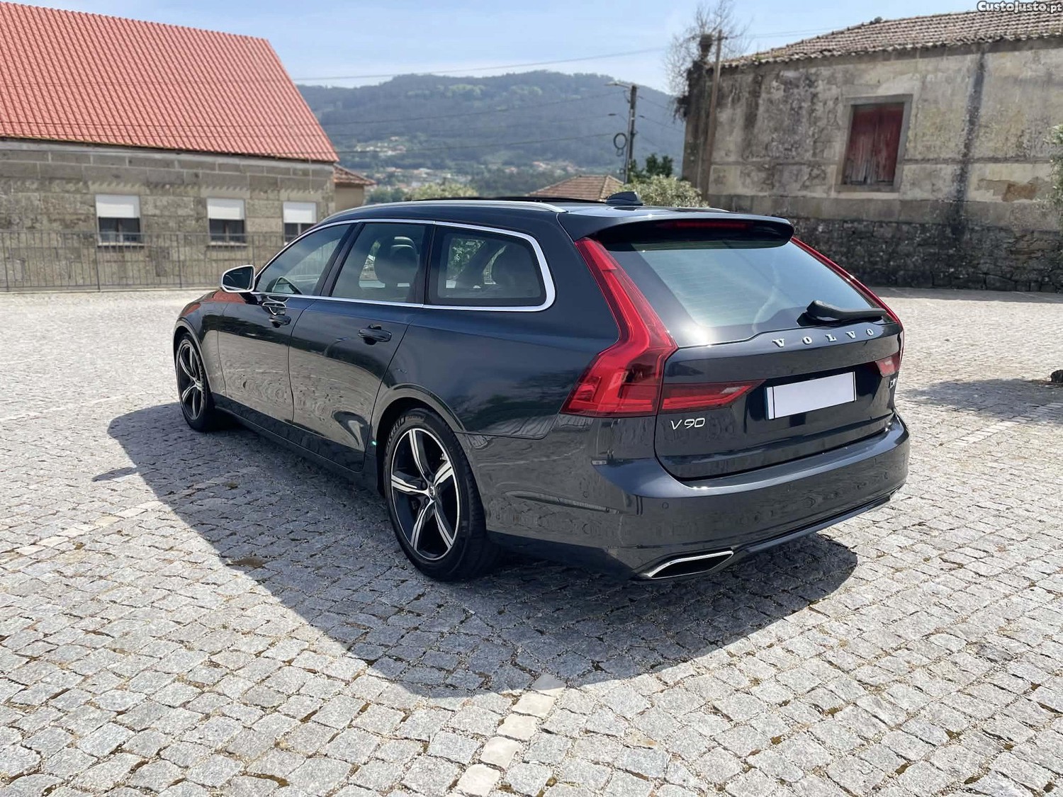 Volvo V90 D4R-design — fotografia 7