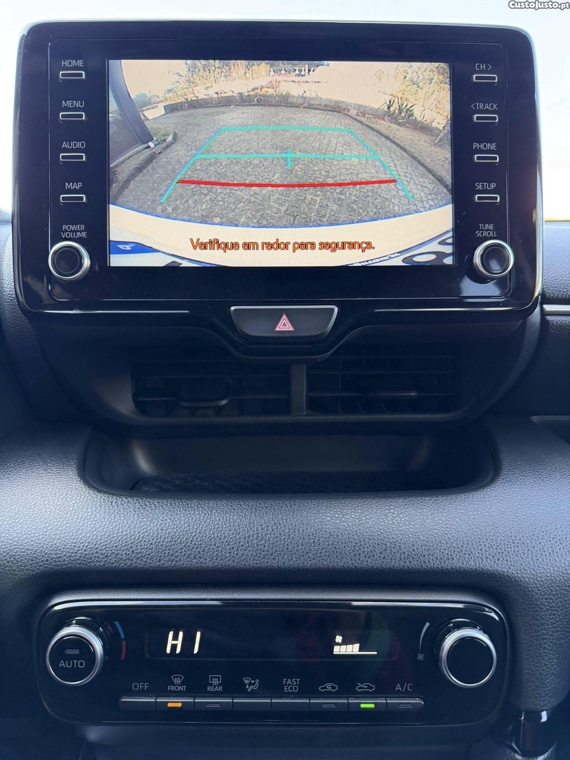 Toyota Yaris 1.5 HybridExclusive — fotografia 8