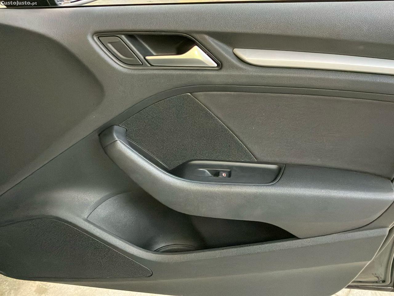 Audi A3 Sportback 1.6 TDI Design — fotografia 4