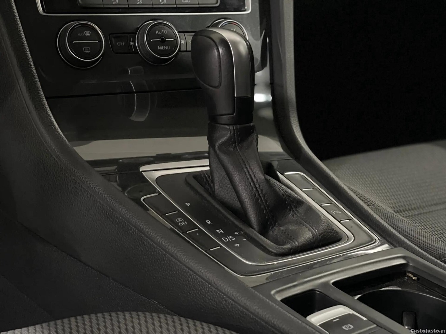 Volkswagen Golf 1.5 TSI Stream DSG — fotografia 6