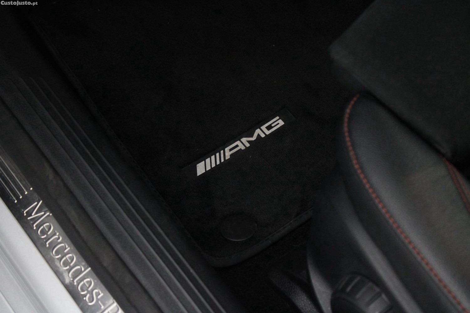 Mercedes-Benz A 250 E AMG PLUGIN (AUTO) — fotografia 18
