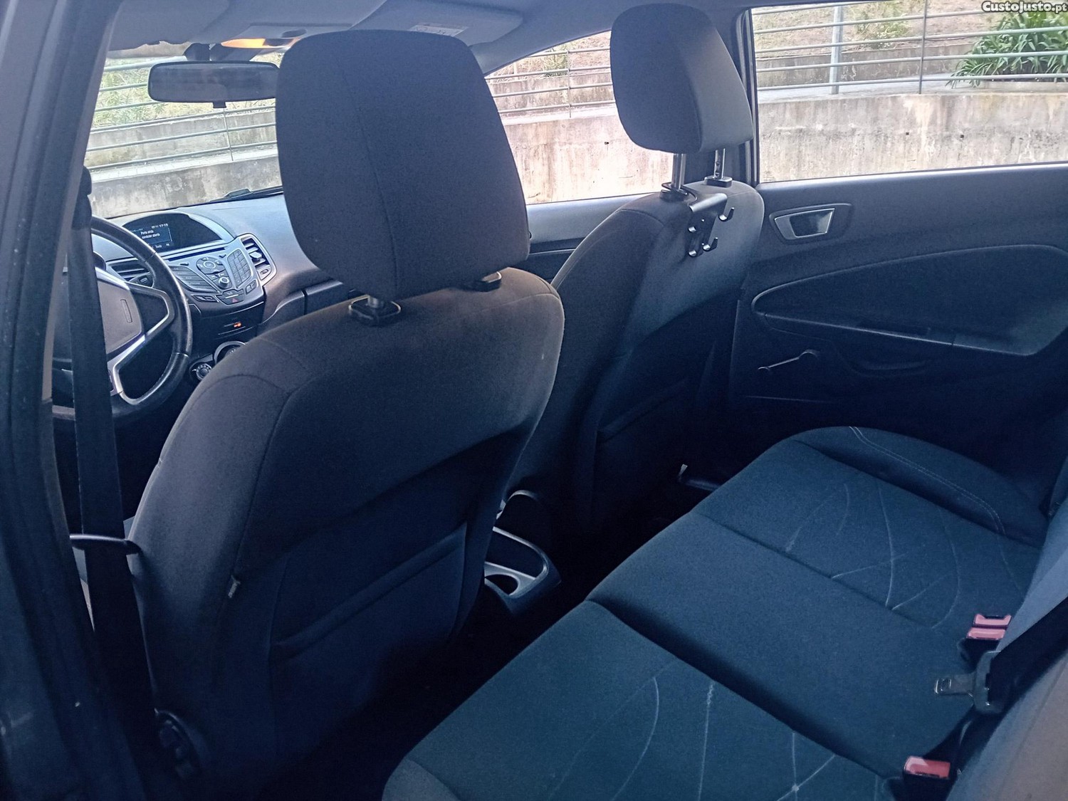 Ford Fiesta 1.25 Ambiente — fotografia 6