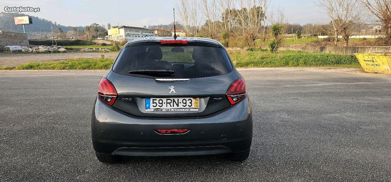 Peugeot 208 1.2 Pure Tech Style 65.000 km — photo 5