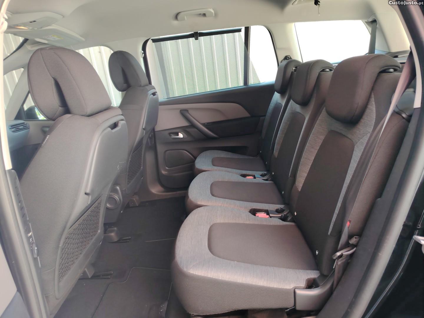 Citroën C4 Grand Picasso 1.6 BLUE HDI 120CV AUTO 7 LUGARES — fotografia 7