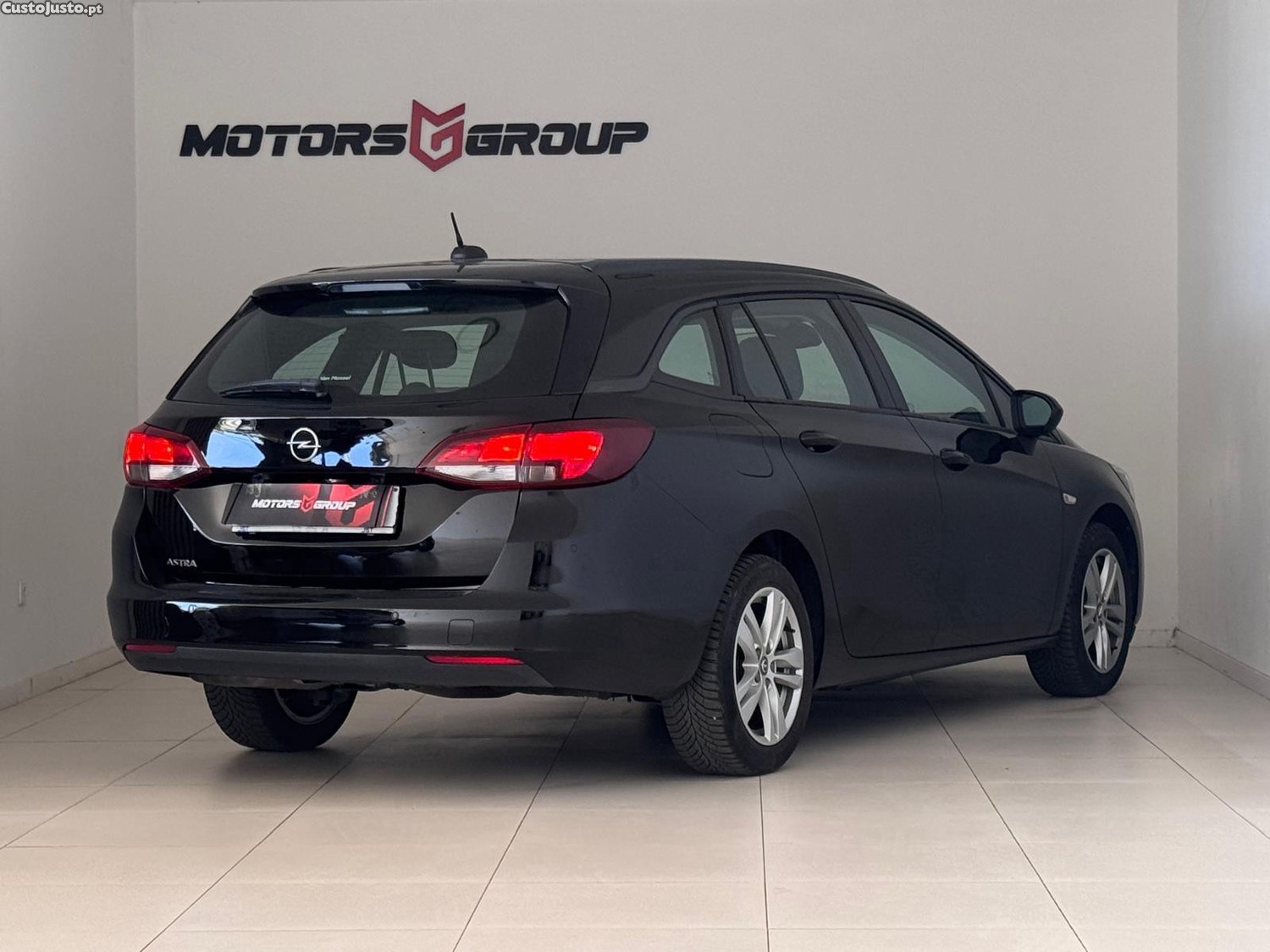 Opel Astra Sports Tourer 1.2 T Edition — fotografia 3
