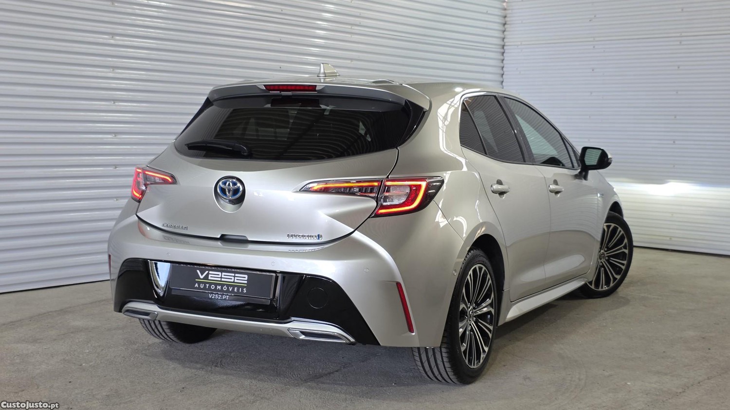 Toyota Corolla 2.0 Hybrid Exclusive — fotografia 17