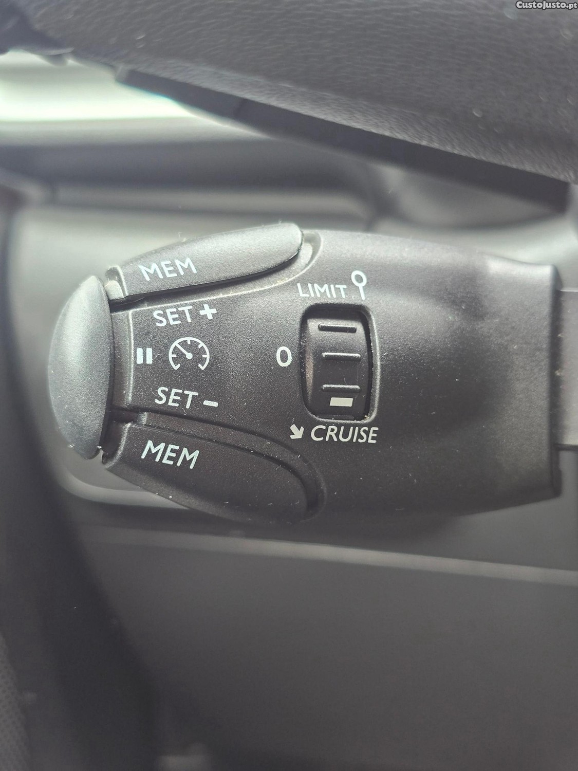 Citroën C3 1.2 PureTech Shine — fotografia 4