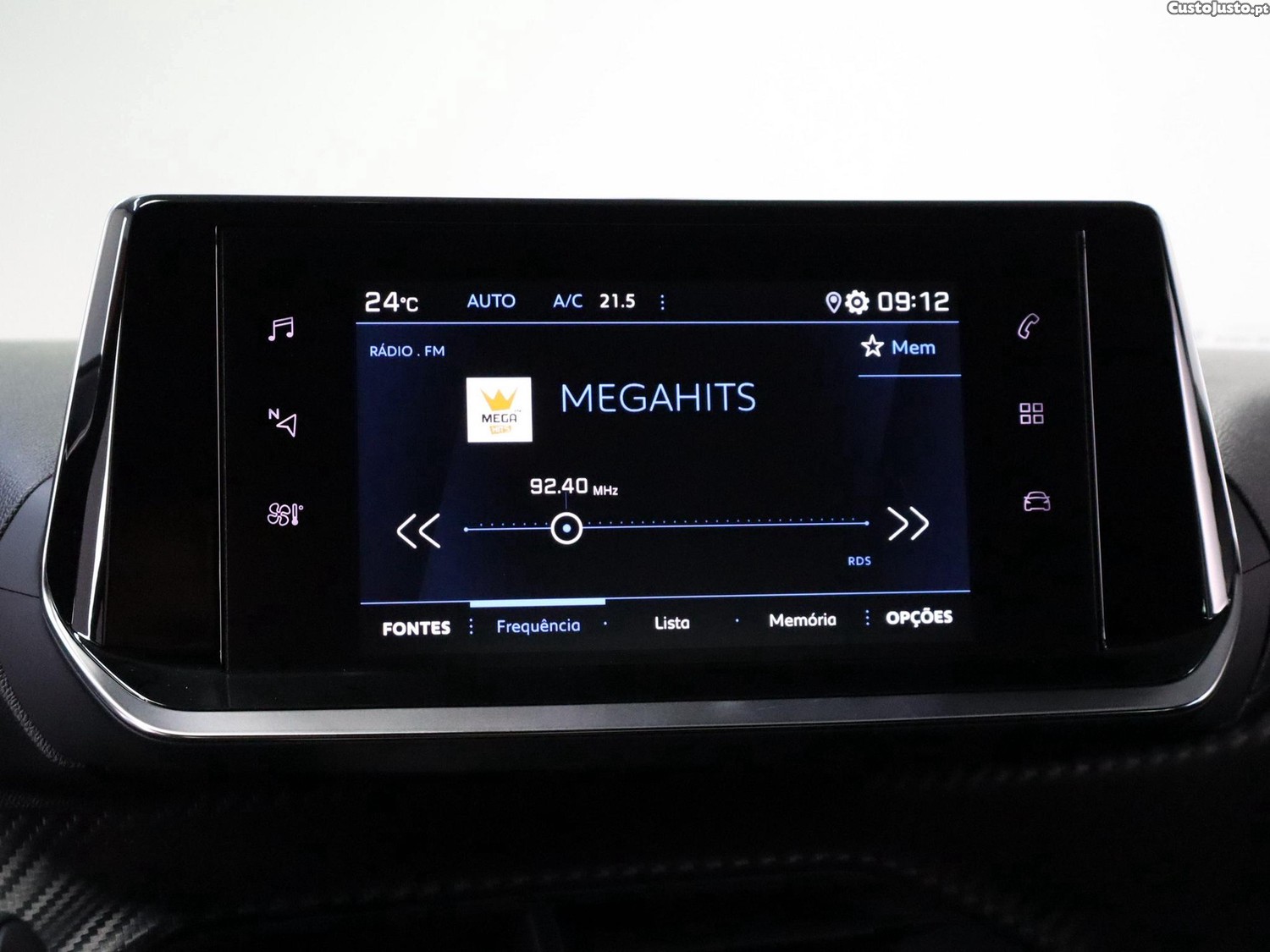 Peugeot 2008 1.5 BlueHDi Active EAT8 — fotografia 8