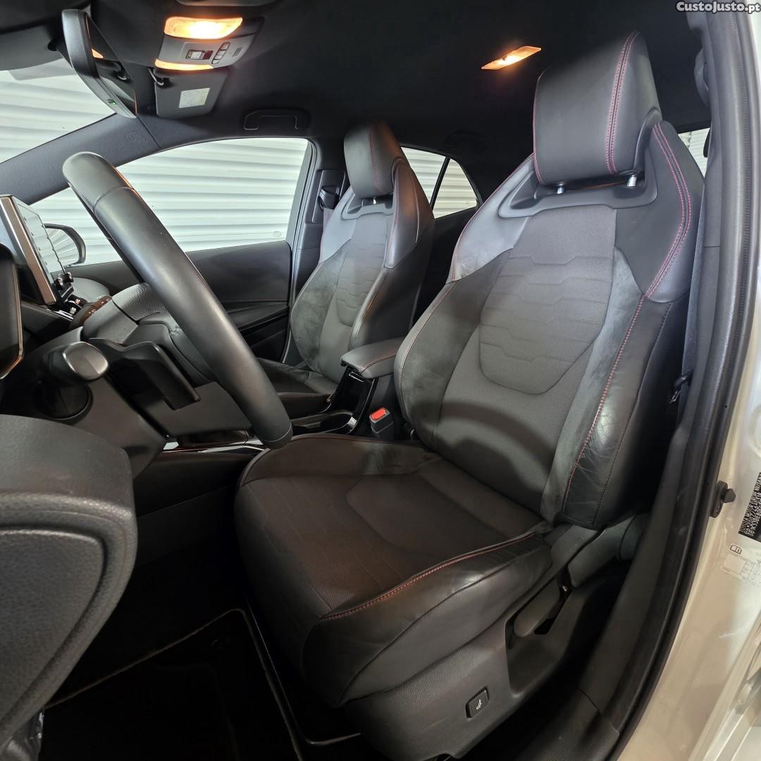 Toyota Corolla 2.0 Hybrid Exclusive — fotografia 14