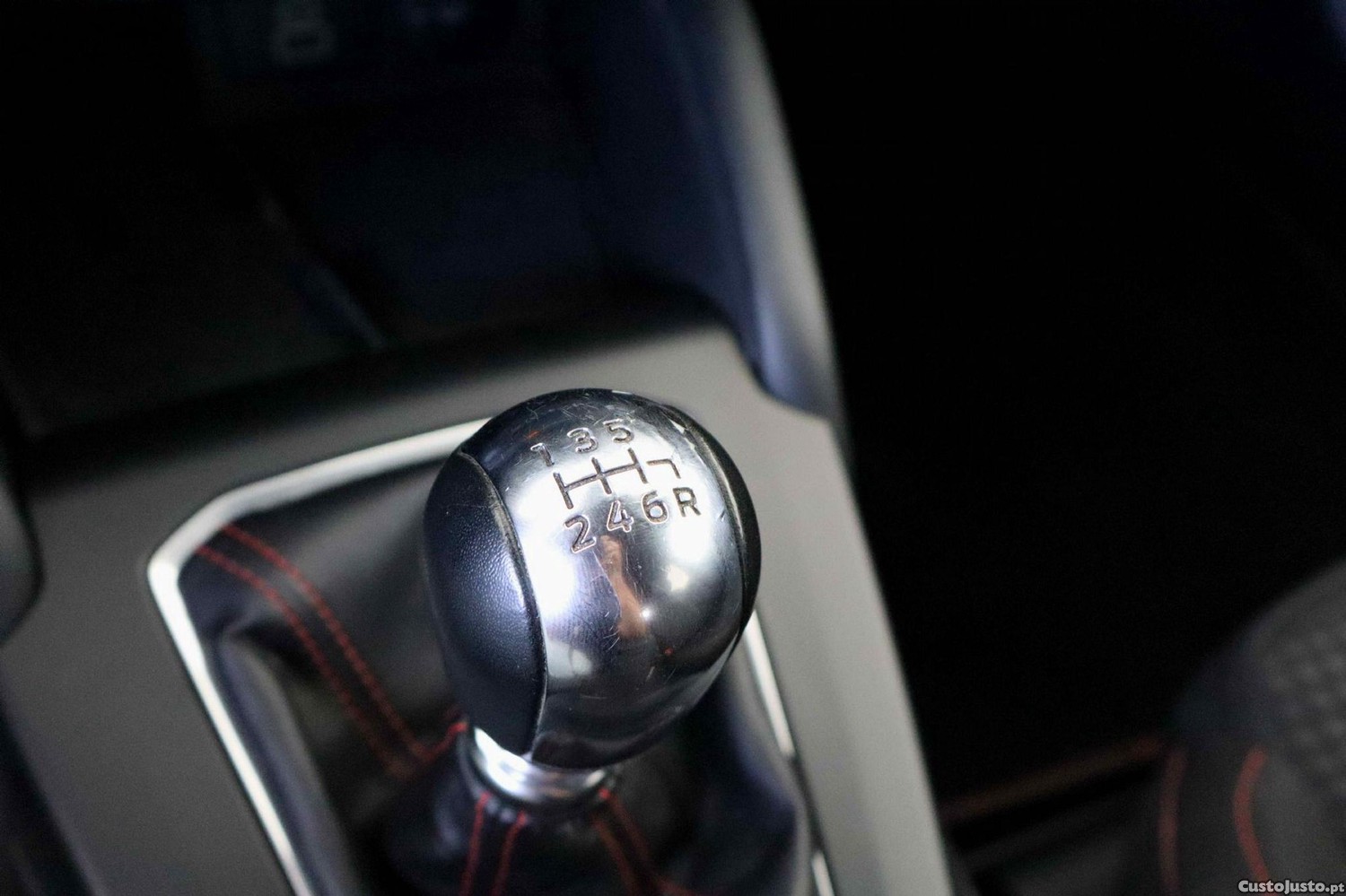 Ford Focus SW 1.0 EcoBoost MHEV ST-Line — fotografia 11