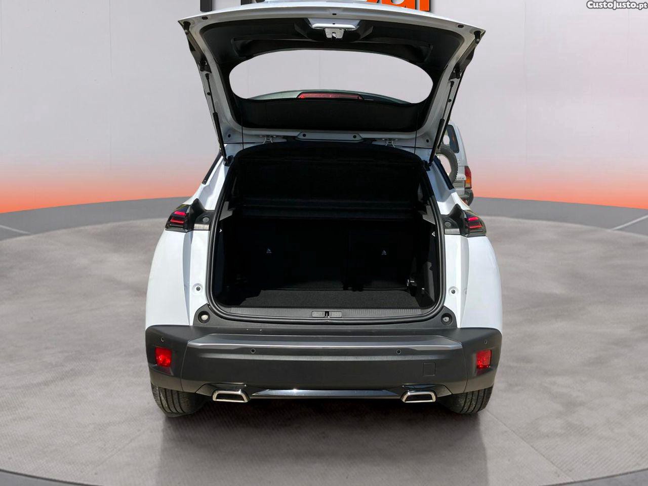 Peugeot 2008 1.2 Hybrid Style e-DCS6 — fotografia 12