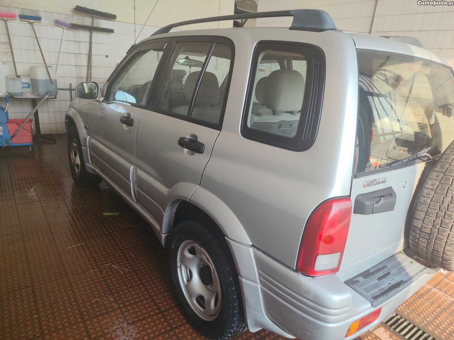Suzuki Grand Vitara 2.0 — fotografia 5
