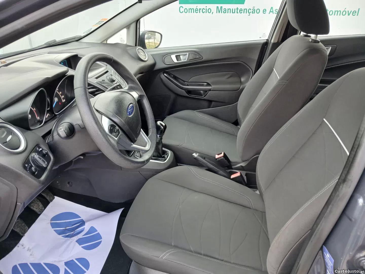 Ford Fiesta 1.5 tdci trend — fotografia 11