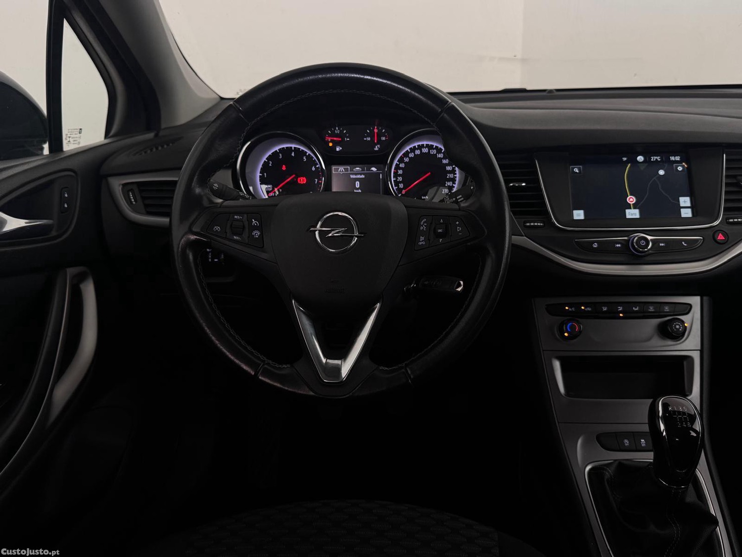 Opel Astra Sports Tourer 1.2 T Edition — fotografia 8