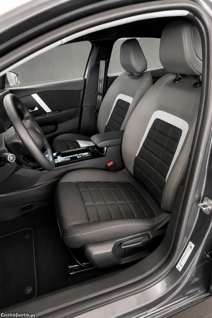 Citroën e-C4 136 PLUS — fotografia 4