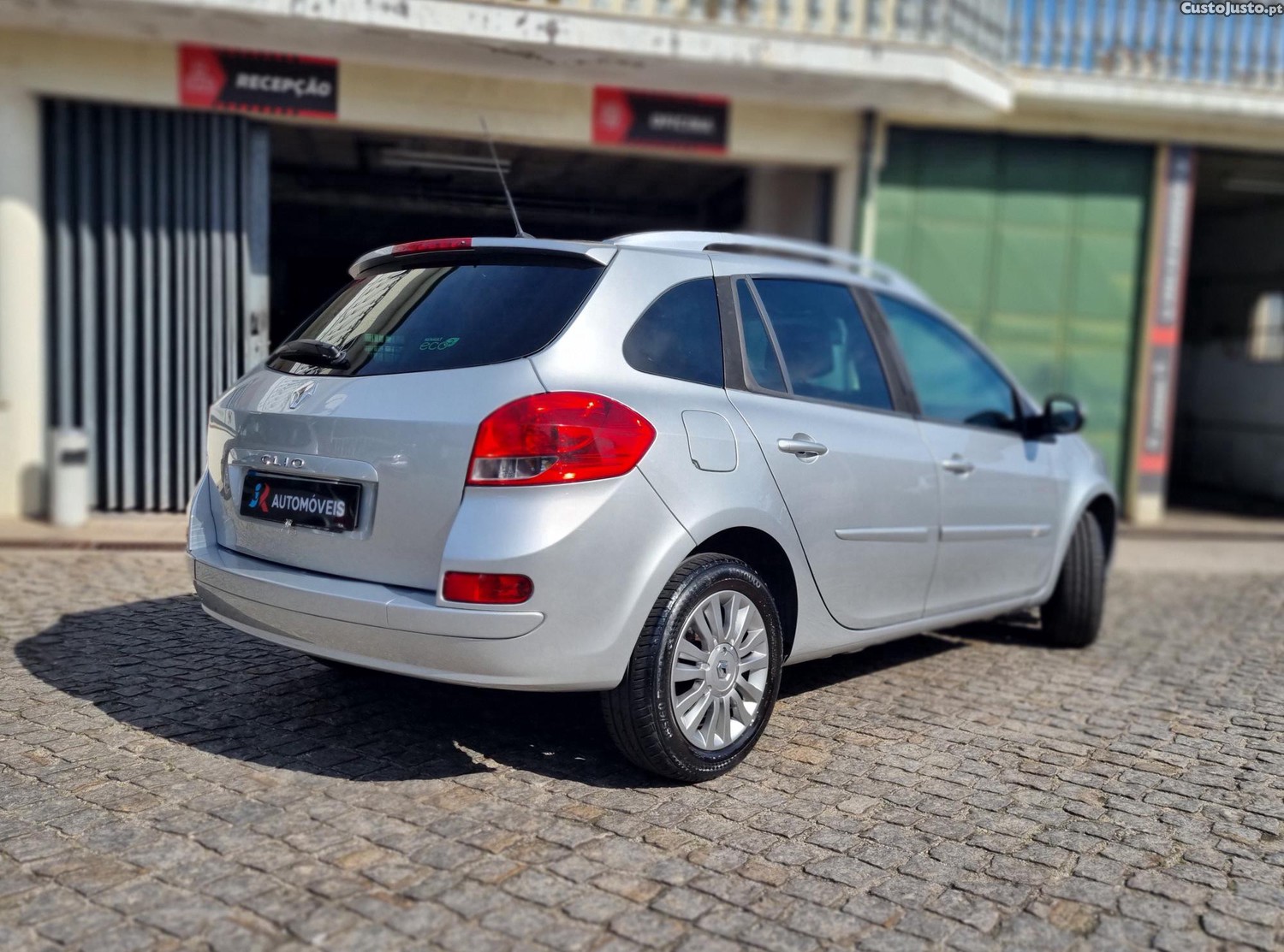 Renault Clio Break 1.5 dCi Dynamique SS — fotografia 9