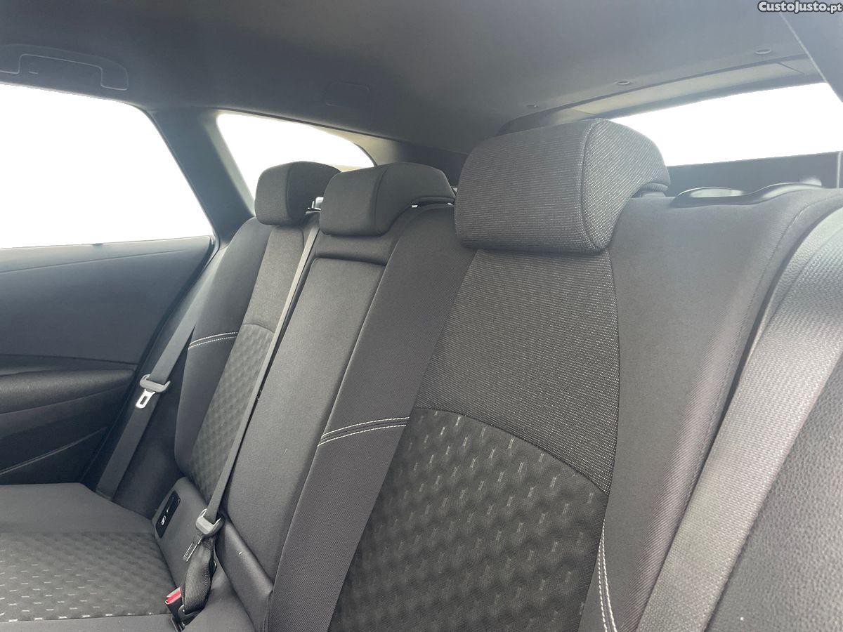 Toyota Corolla TS 1.8 Hybrid Comfort — fotografia 8