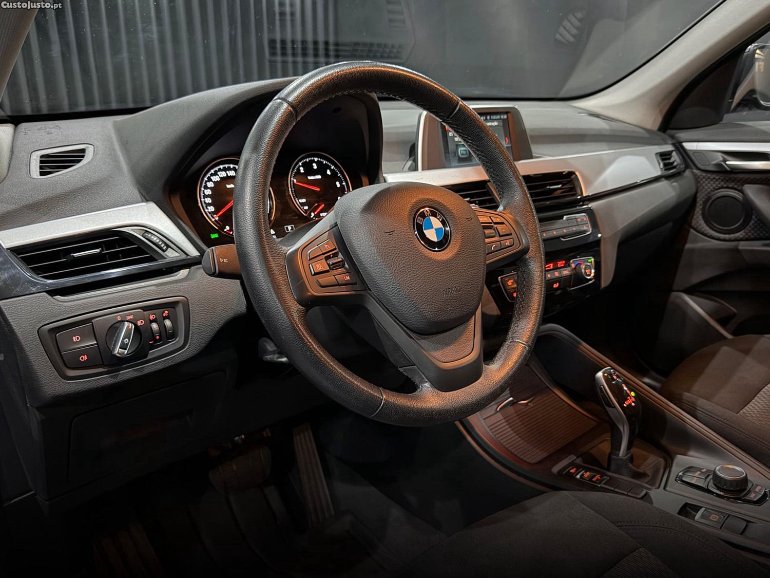 BMW X1 16 d sDrive Auto — fotografia 13