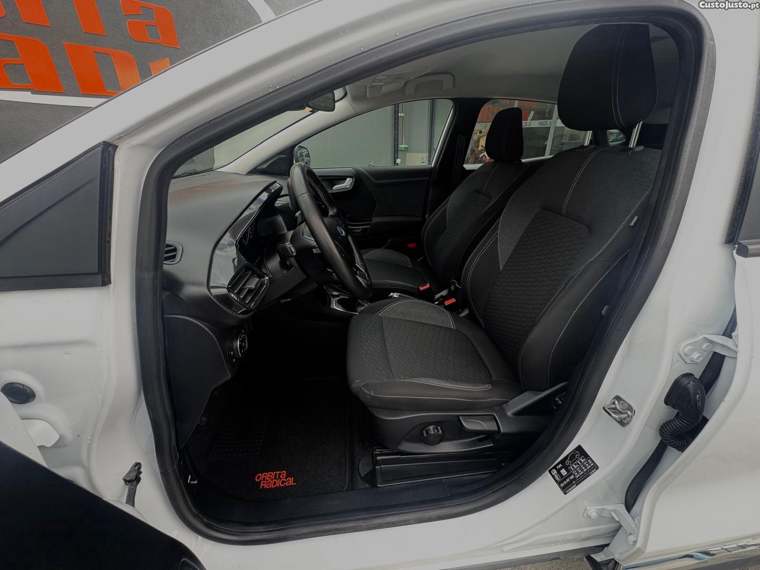 Ford Puma 1.0 EcoBoost MHEV Titanium — fotografia 2