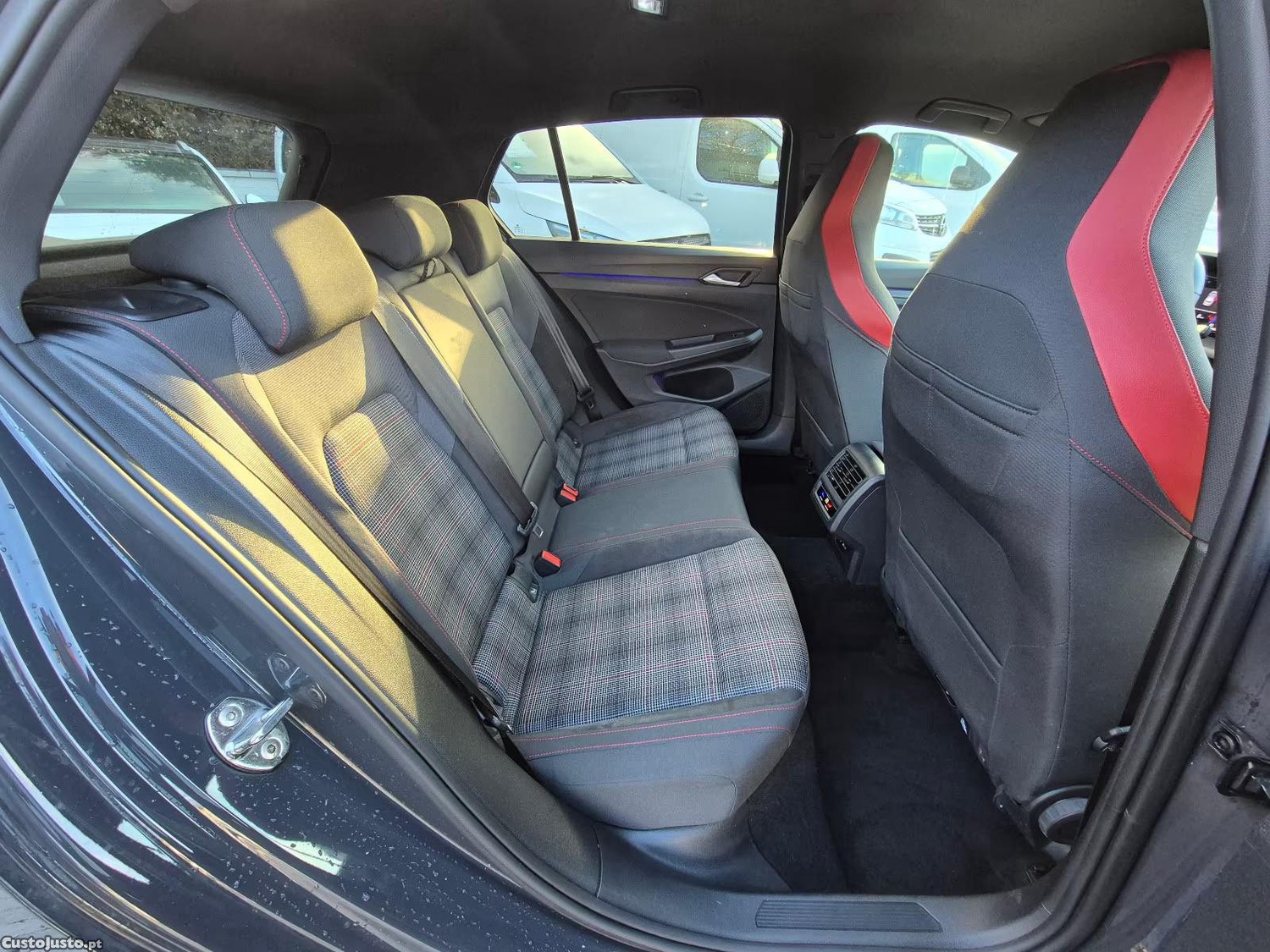 Volkswagen Golf GTI Maxtrix — fotografia 3