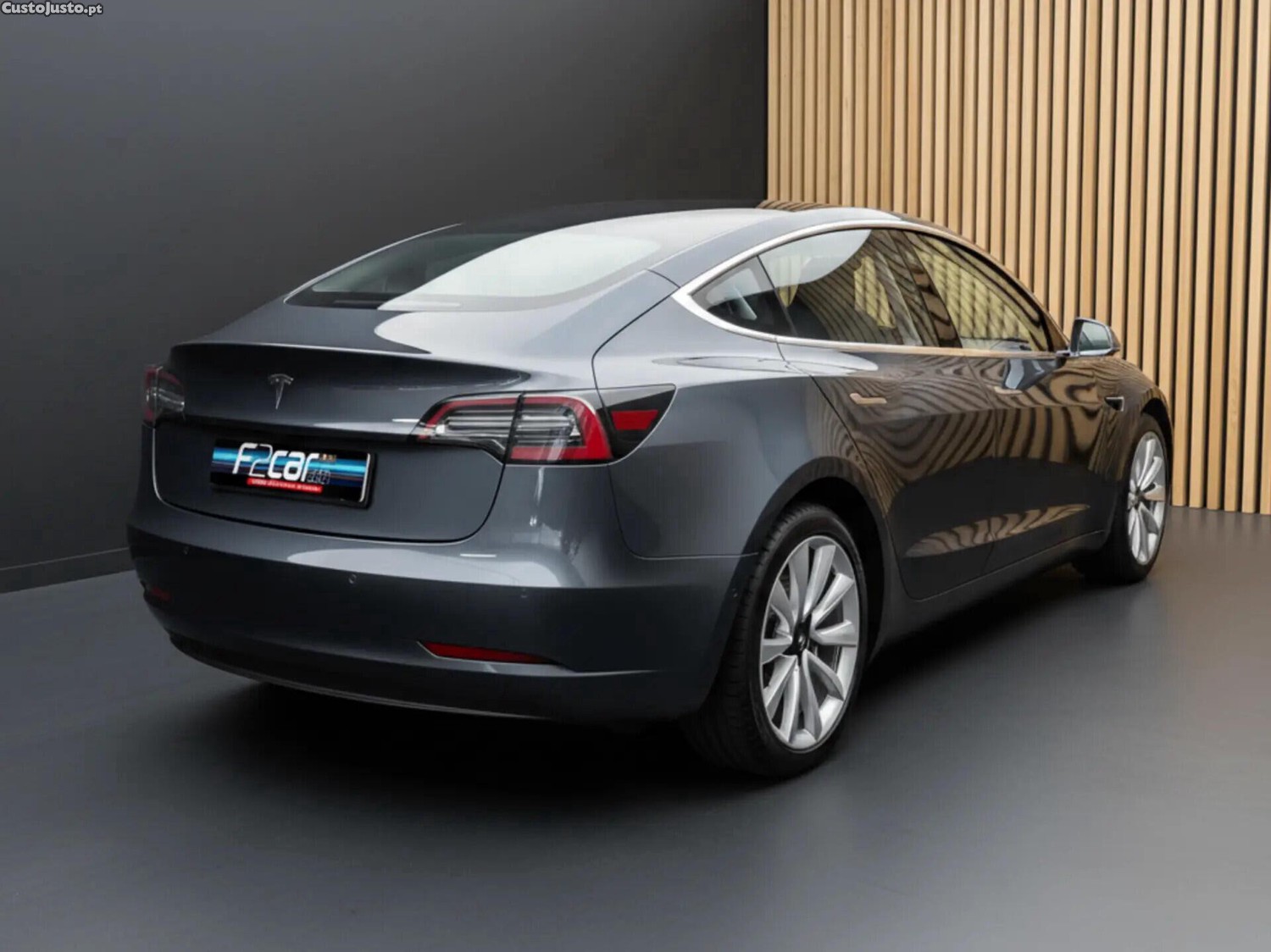 Tesla Model 3 Standard Range Plus RWD — fotografia 8