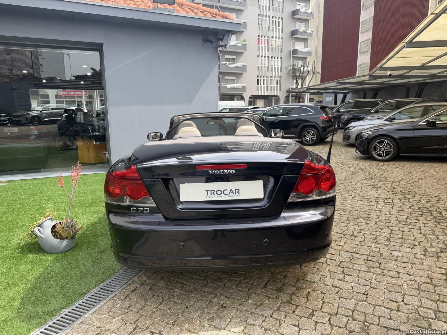 Volvo C70 2.0 D Momentum — fotografia 13