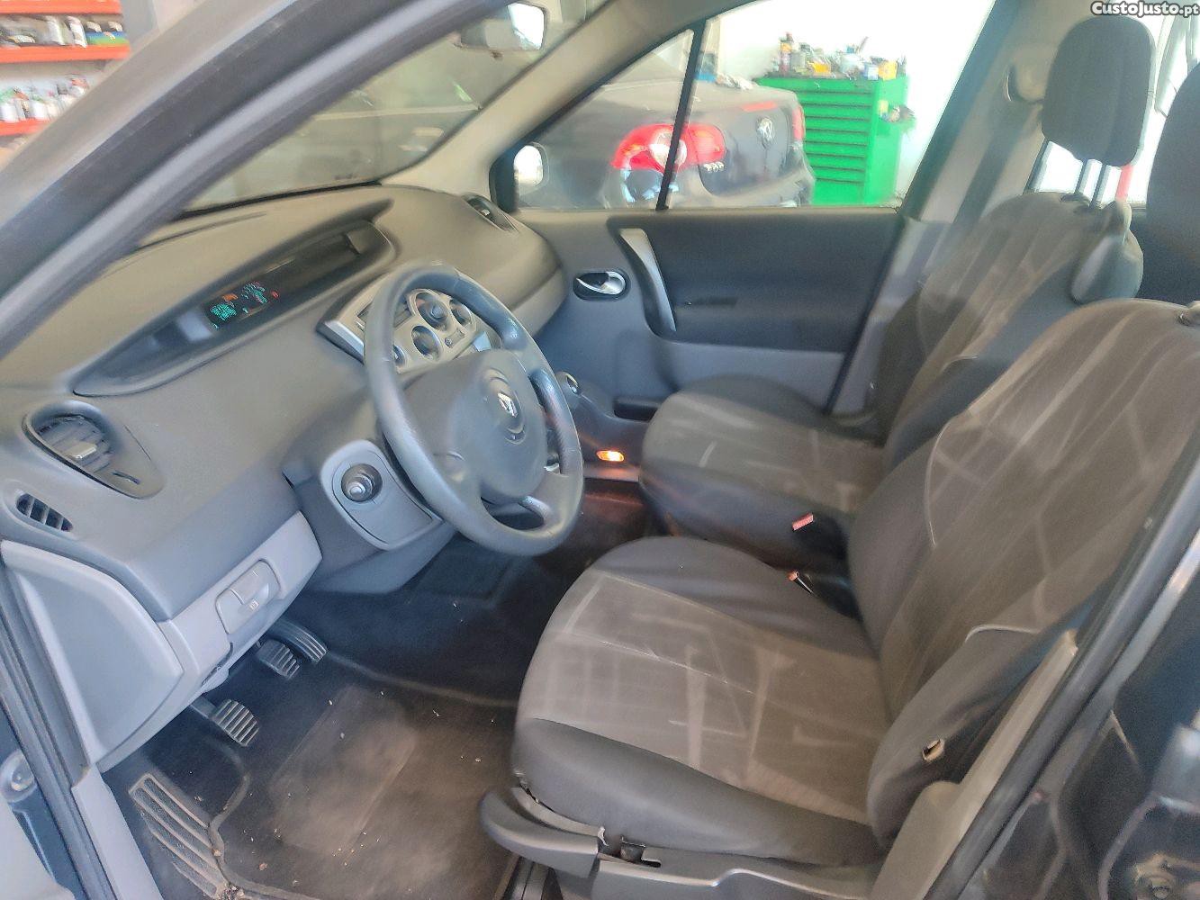 Renault Scénic 1.5Dci — fotografia 5