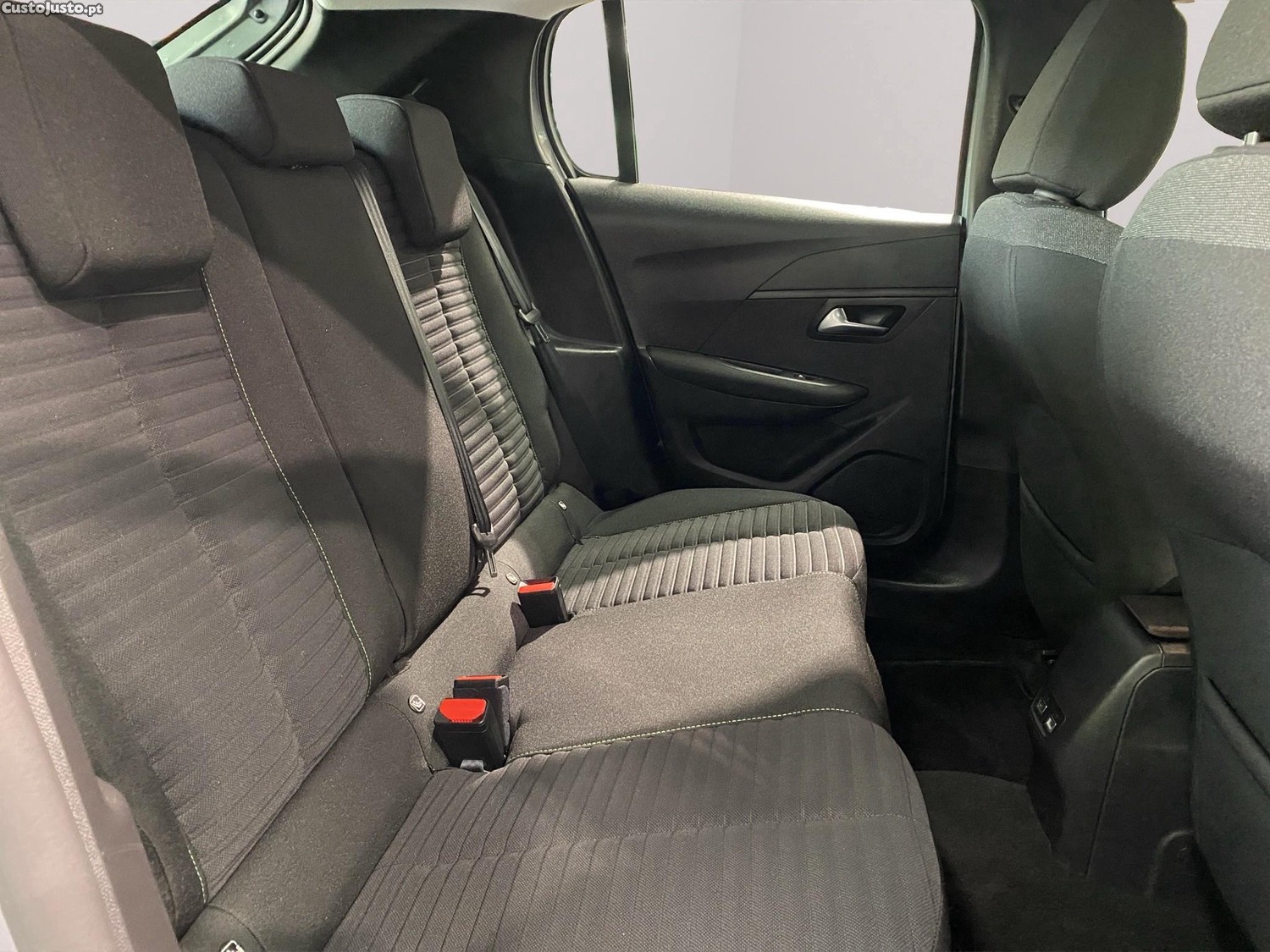 Peugeot 208 50 kWh Active — fotografia 5