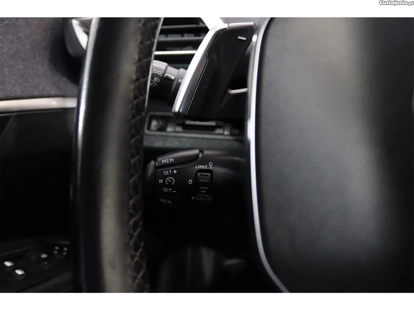 Peugeot 3008 1.2 PureTech Allure EAT8 — fotografia 4